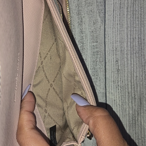 Michael Kors Pebbled Leather Smartphone Wristlet Light Pink/Gold - Picture 9 of 12